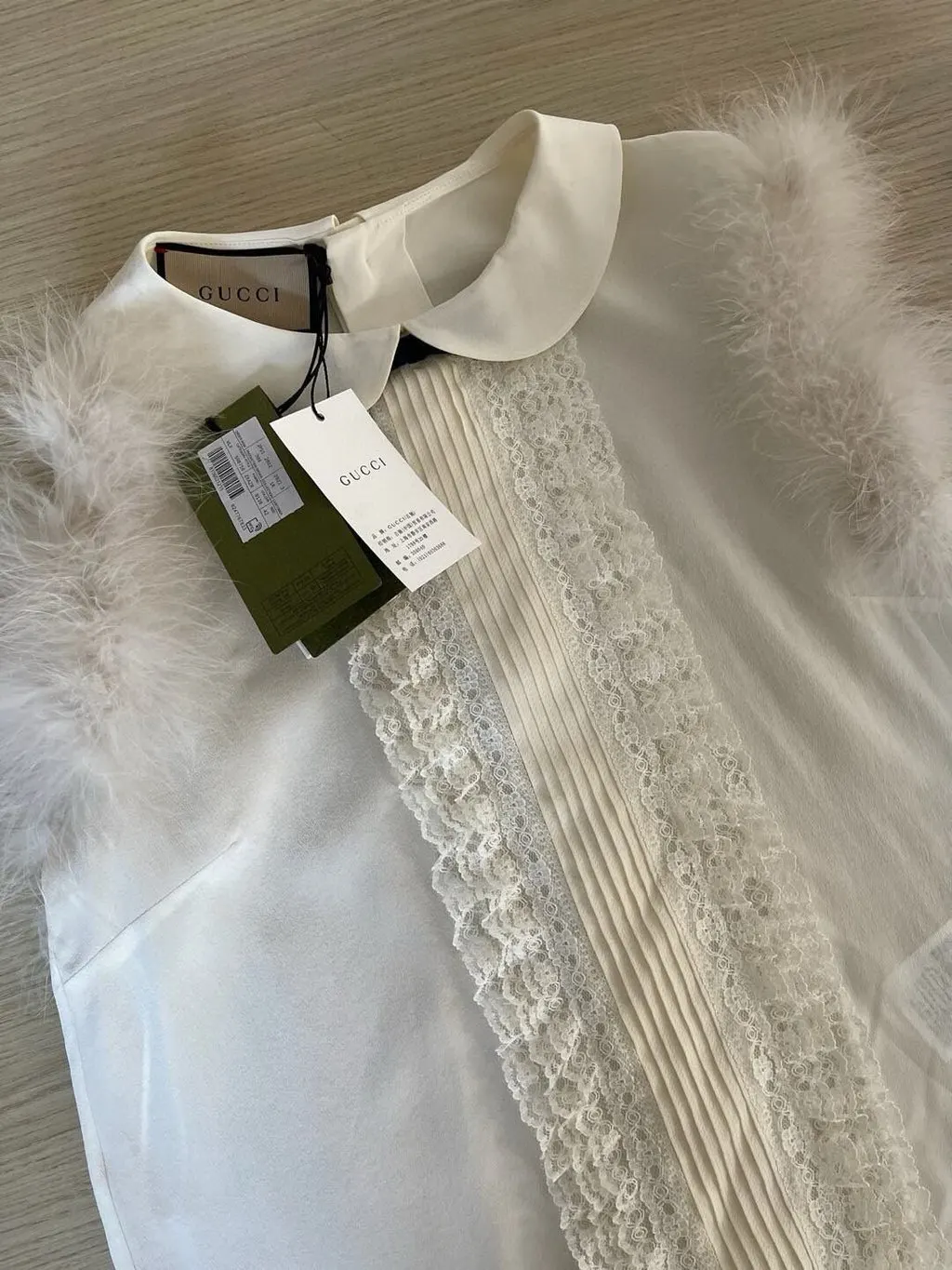 Gucci White Silk Top White Silk Very good - Model View