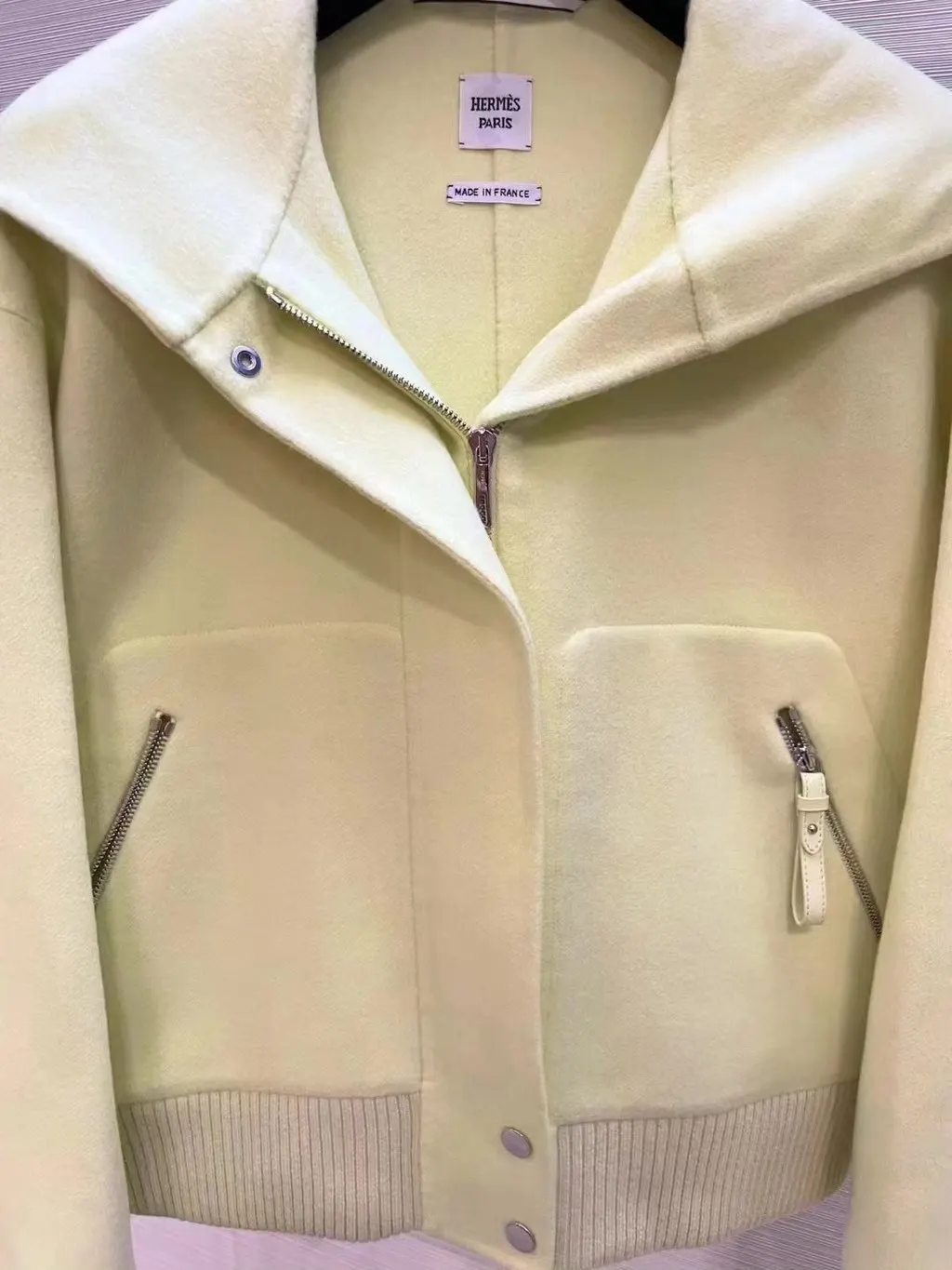 Hermès Yellow Cashmere Jacket Yellow Cashmere Never worn - Inside View
