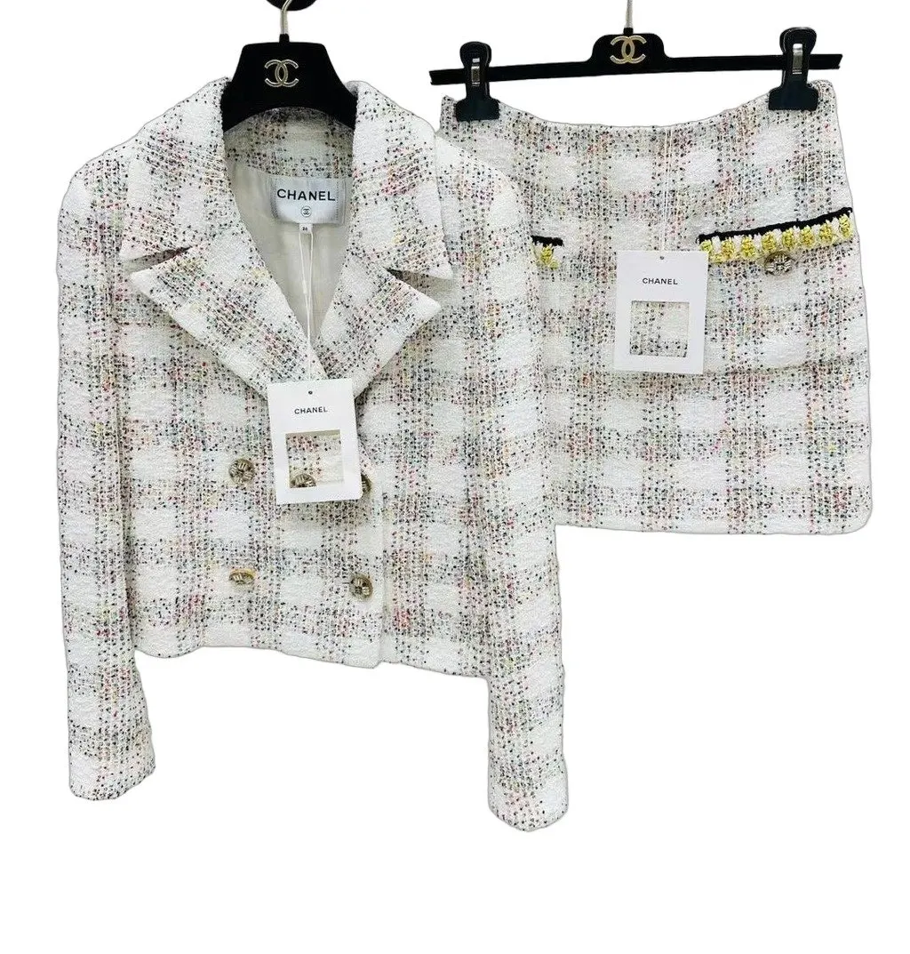 Chanel Tweed Jacket MultiColor Tweed Never worn - Front View