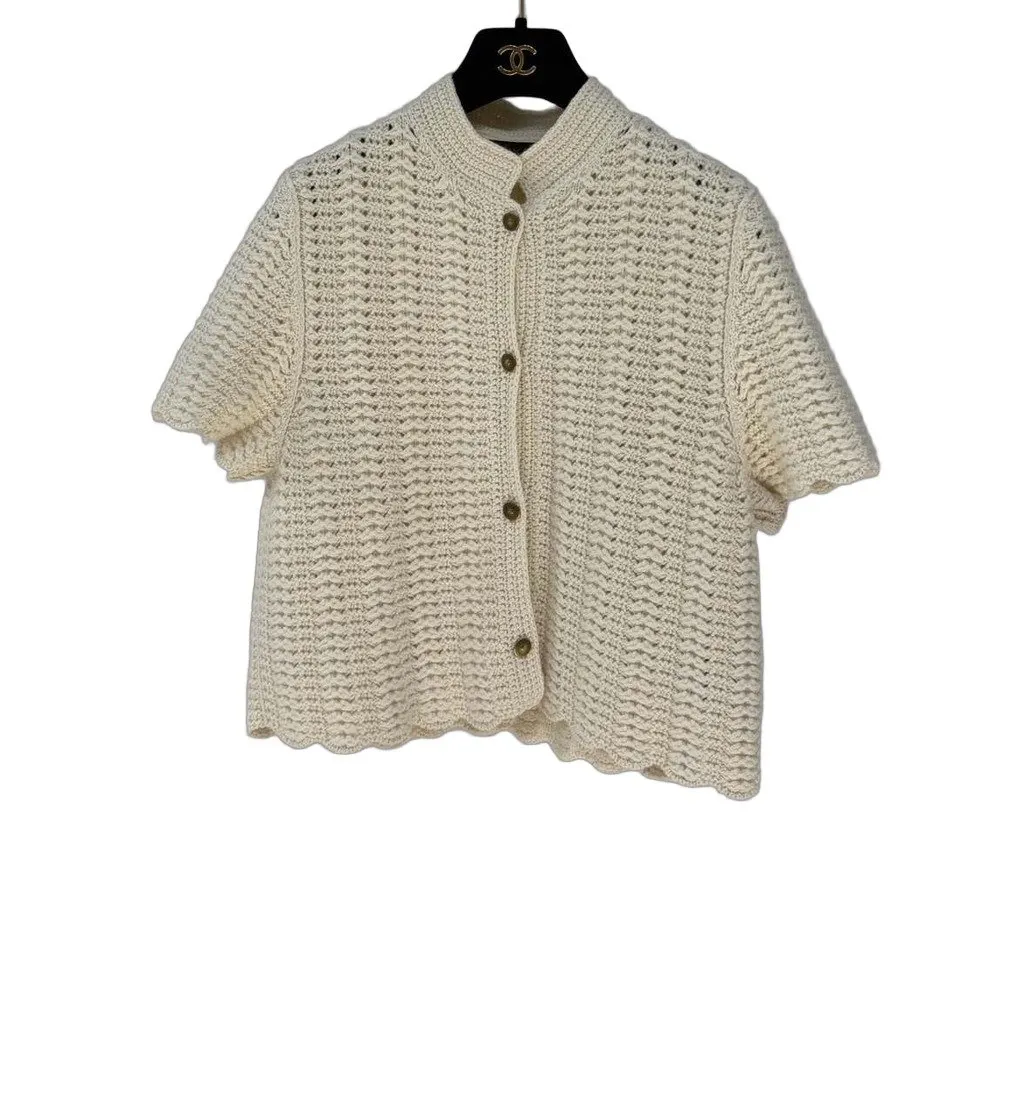 Loro Piana Ecru Cashmere Knitwear Ecru Cashmere Never worn - Front View