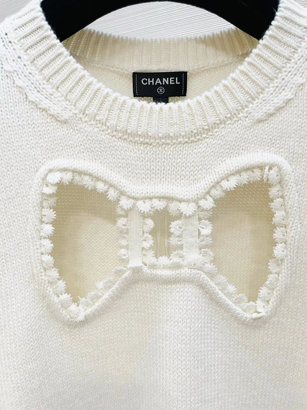 Chanel Ecru Cashmere Knitwear Ecru Cashmere Very good - Box View