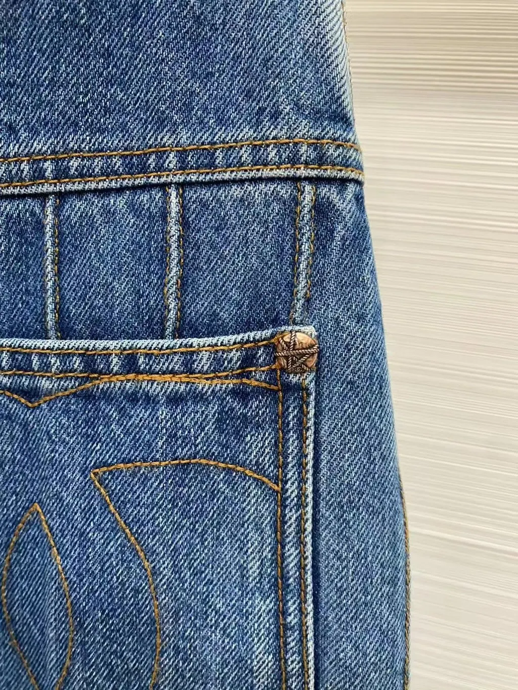Chanel Blue Denim Jeans Blue Denim Very good - Model View