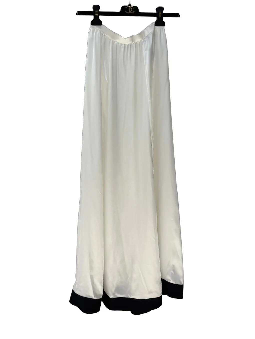 Chanel White Silk Skirt White Silk Never worn - Front View