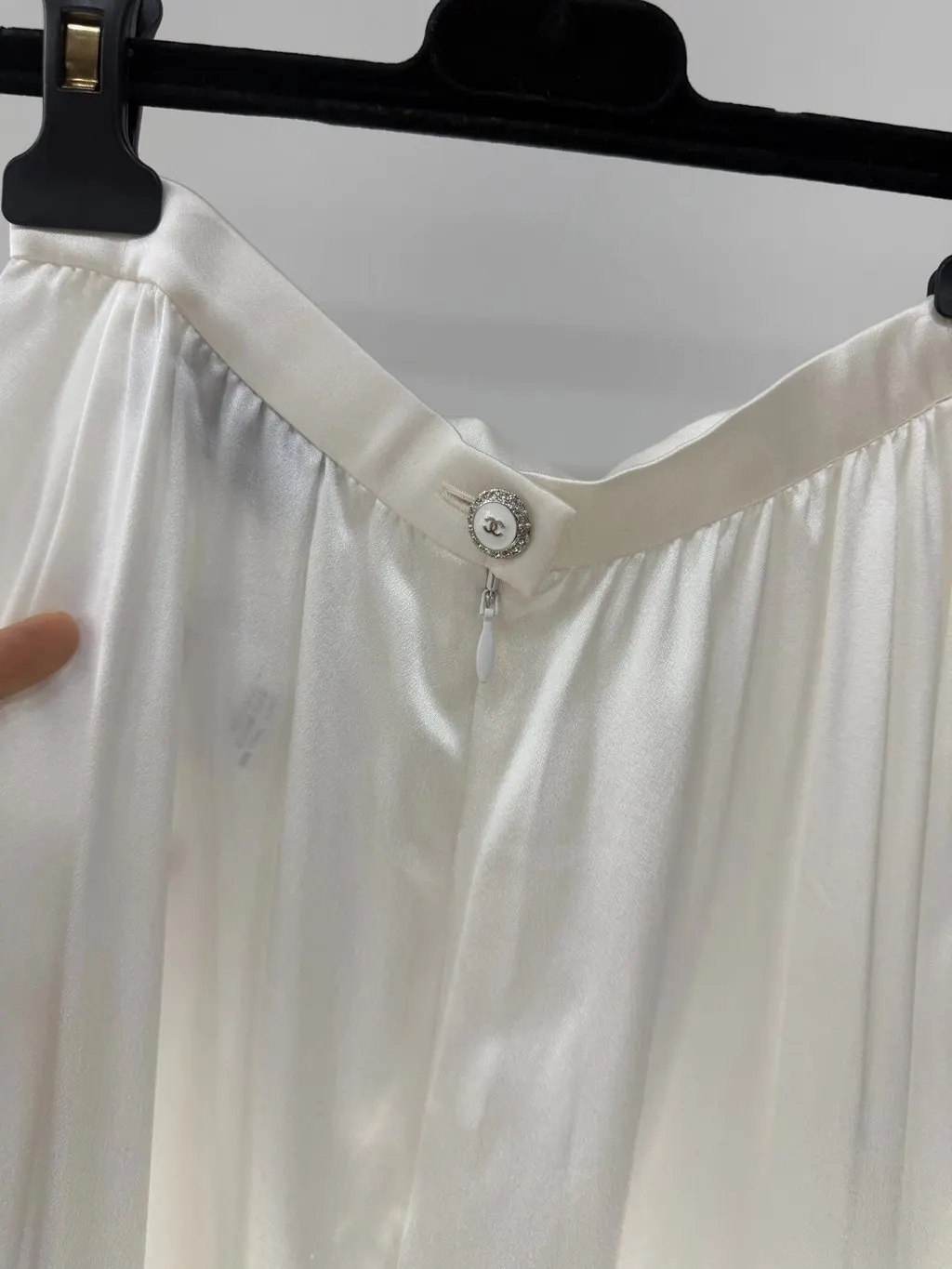 Chanel White Silk Skirt White Silk Never worn - Inside View