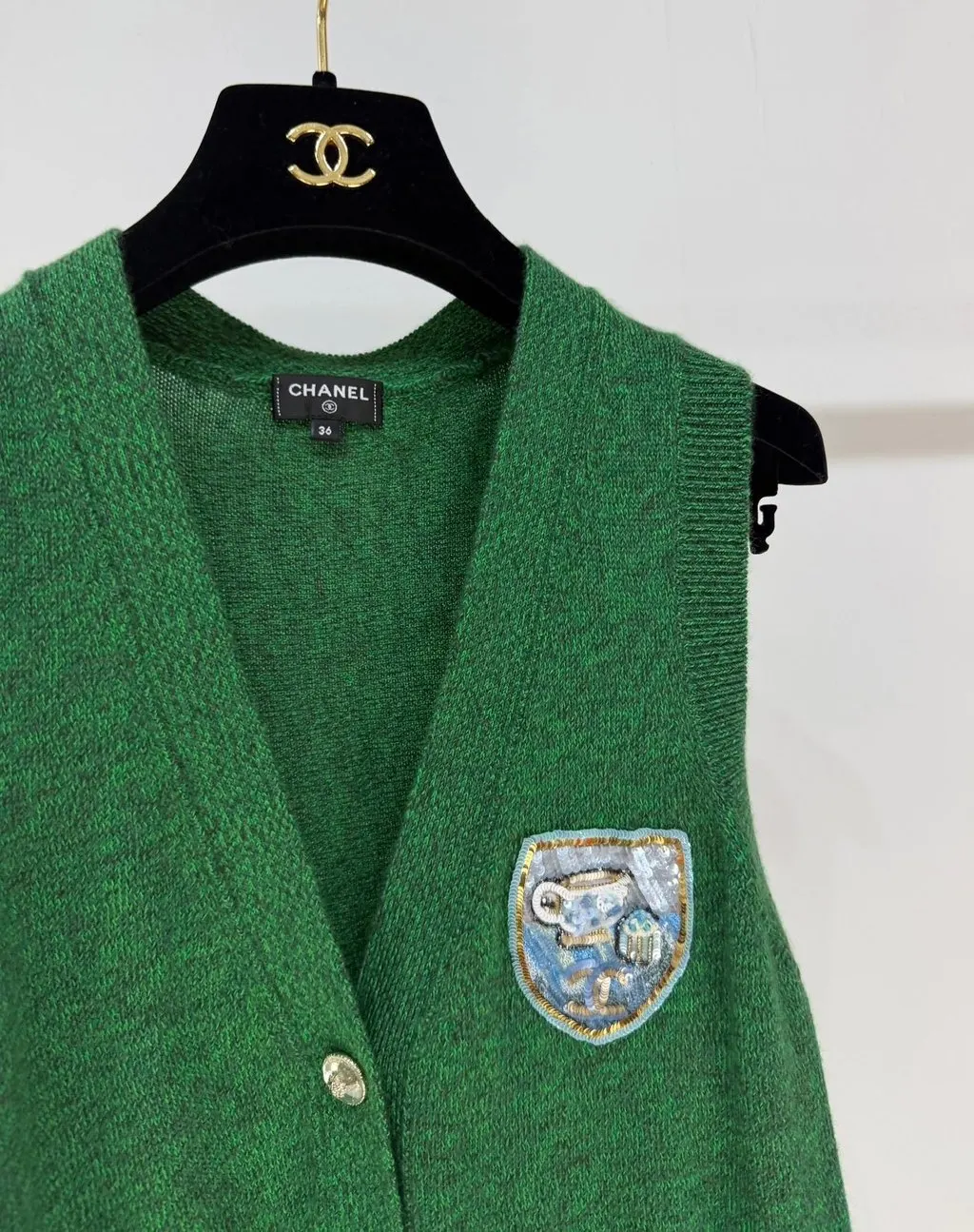 Chanel Green Cashmere Knitwear Green Cashmere Never worn - Back View