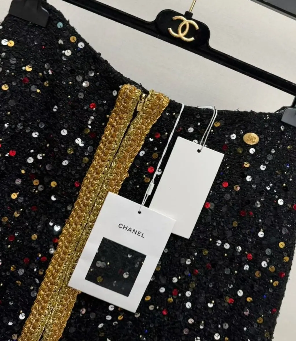 Chanel Tweed Skirt MultiColor Tweed Never worn - Back View