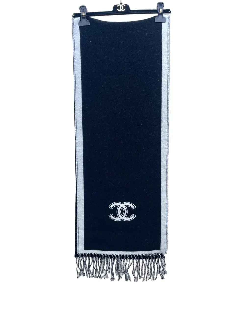 Chanel Cashmere Scarf MultiColor Cashmere Very good - Front View