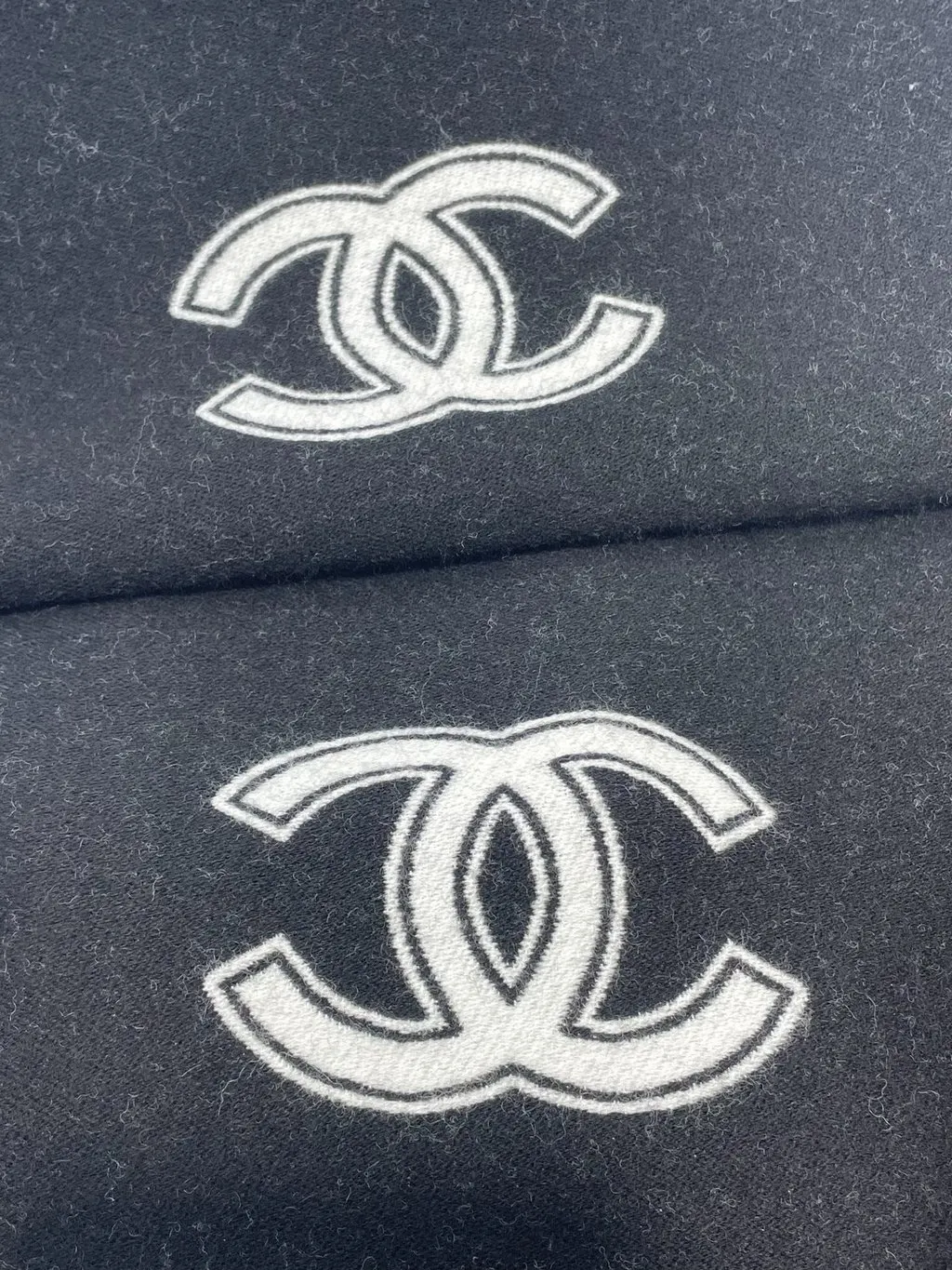 Chanel Cashmere Scarf MultiColor Cashmere Very good - Box View