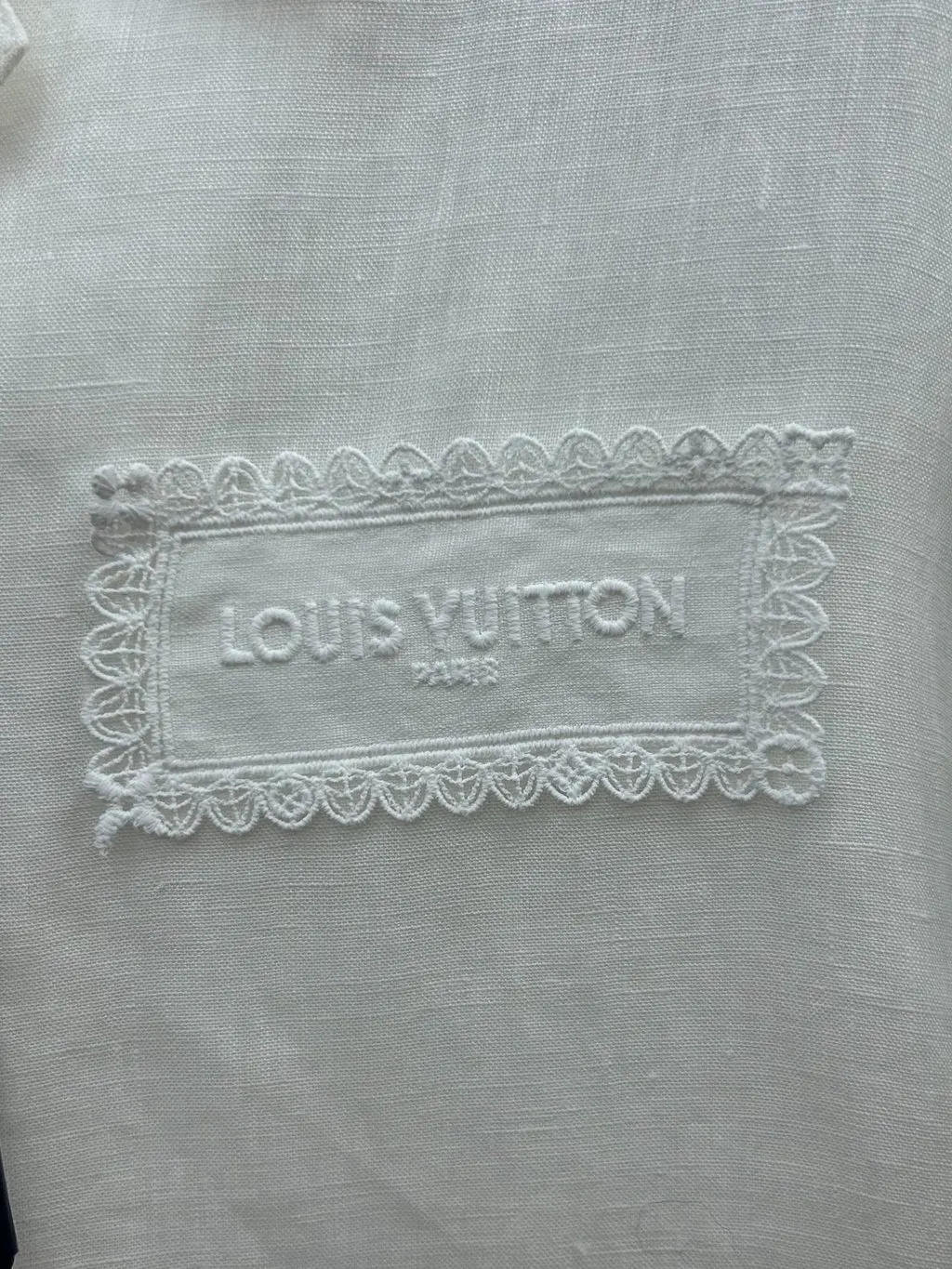 Louis Vuitton White Cotton Top White Cotton Very good - Model View