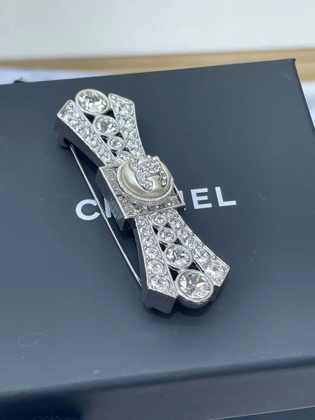Chanel Silver Metal Brooch Silver Metal Very good - Model View