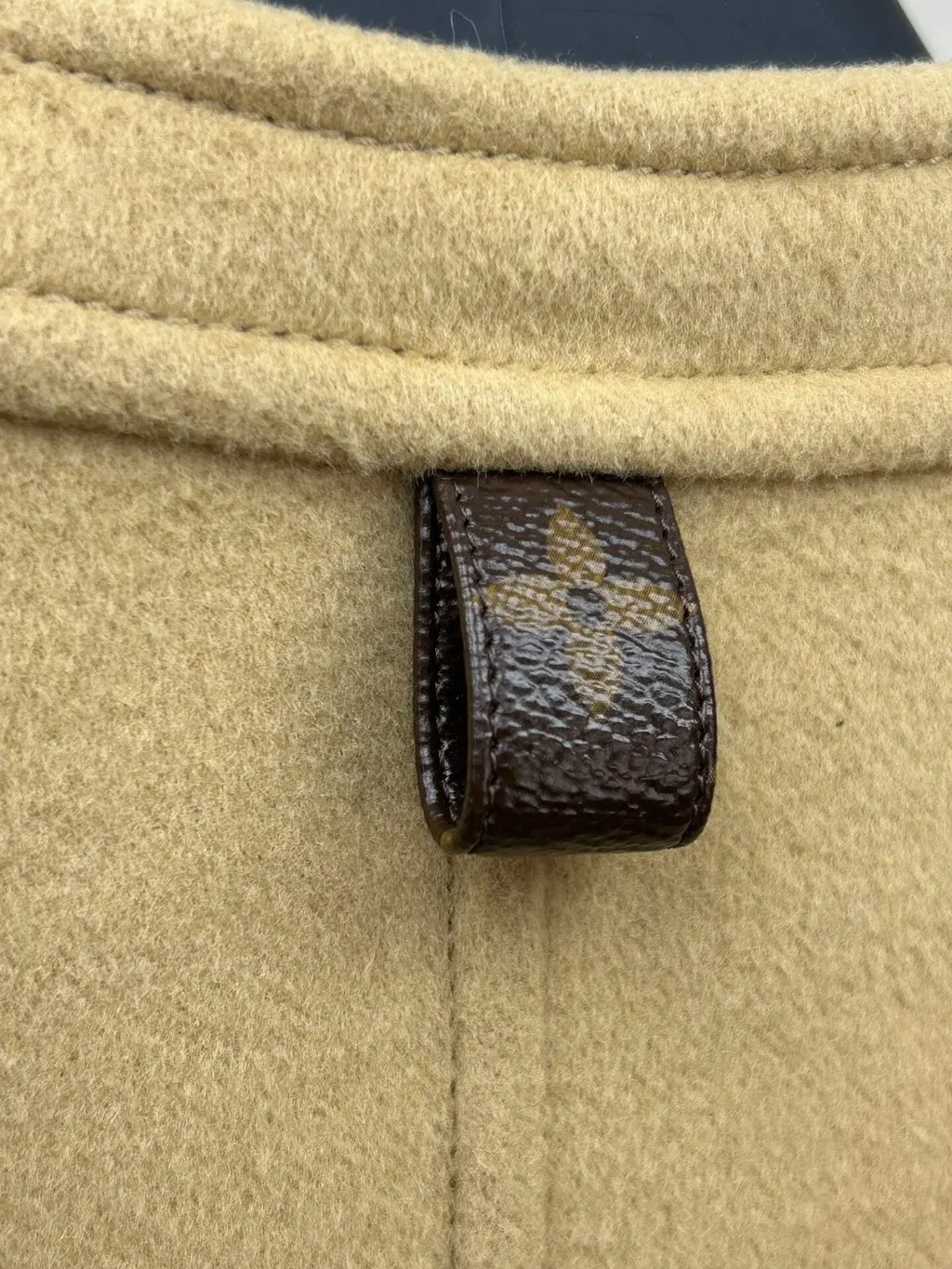 Louis Vuitton Beige Wool Coat Beige Wool Very good - Inside View