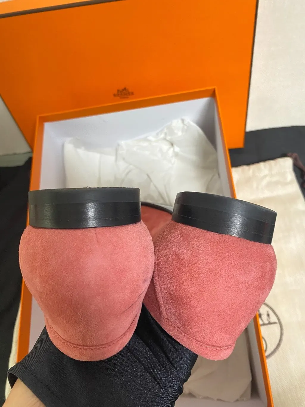 Hermès Pink Suede Flat Shoes Pink Suede Very good - Model View