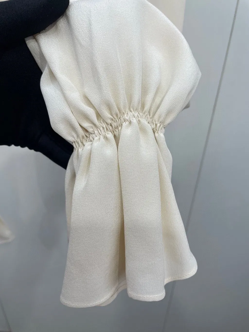 Miu Miu Ecru Silk Top Ecru Silk Very good - Inside View