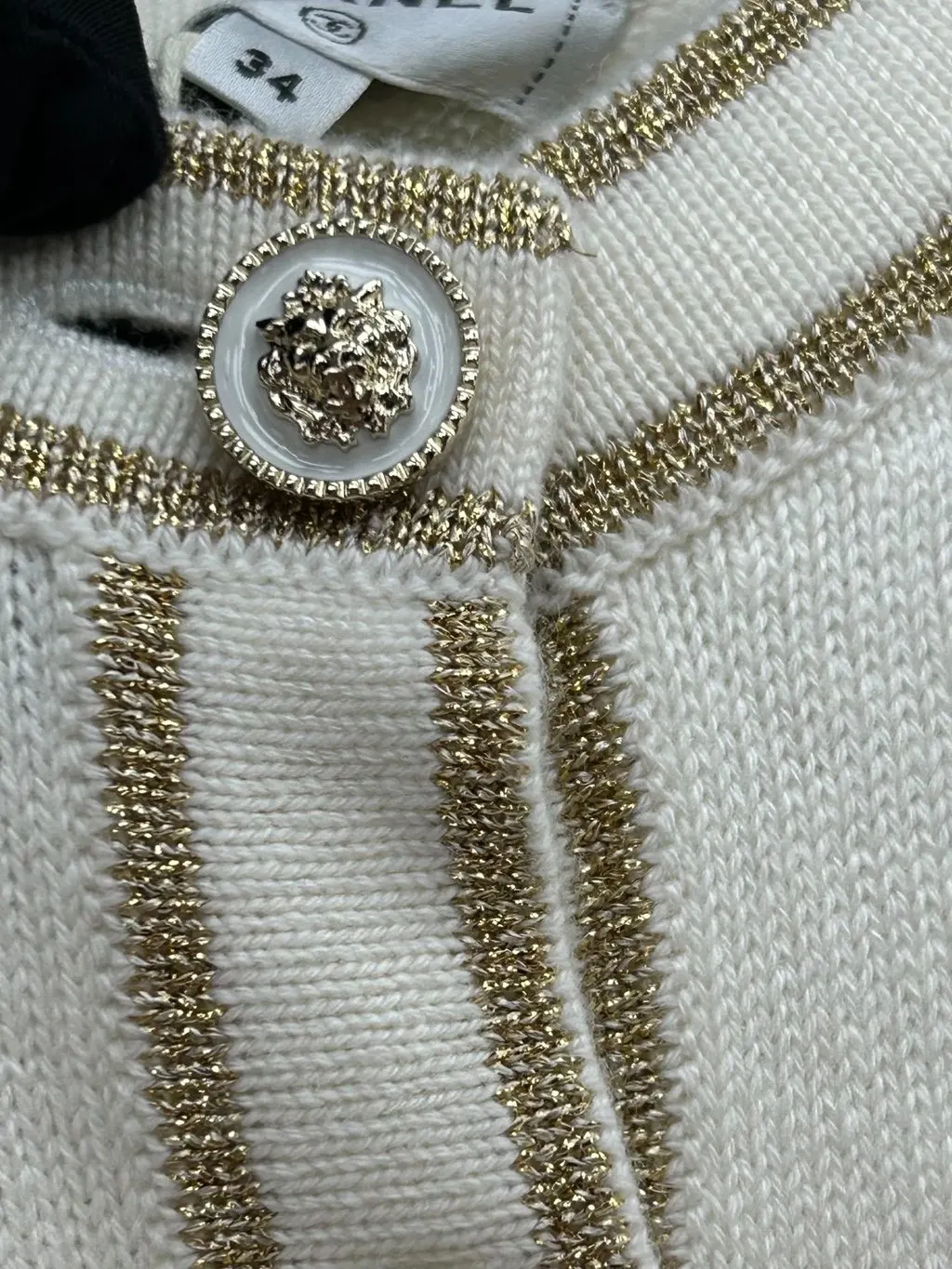 Chanel White Cashmere Knitwear White Cashmere Very good - Model View