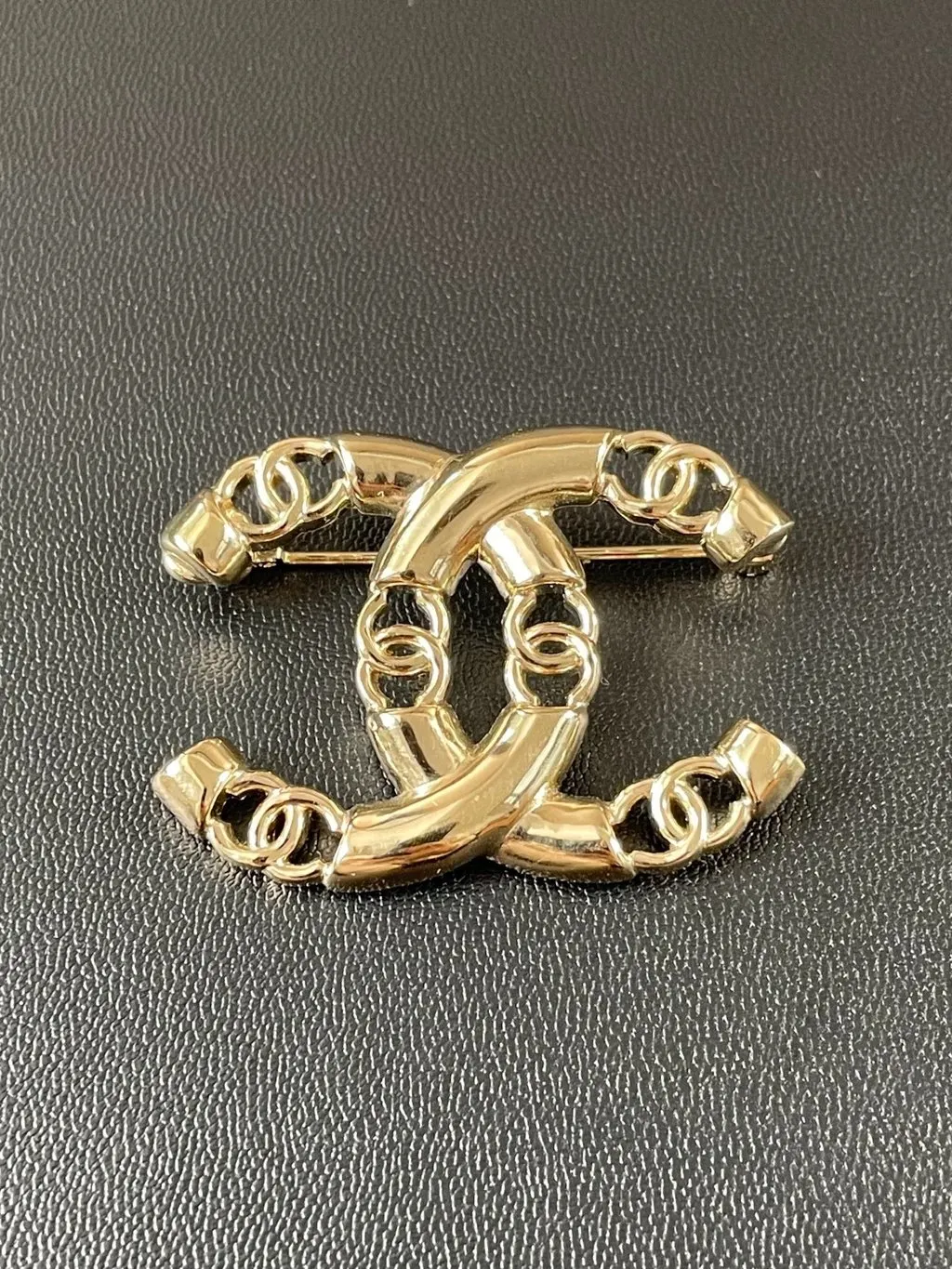 Chanel Gold Metal Brooch Gold Metal Very good - Back View
