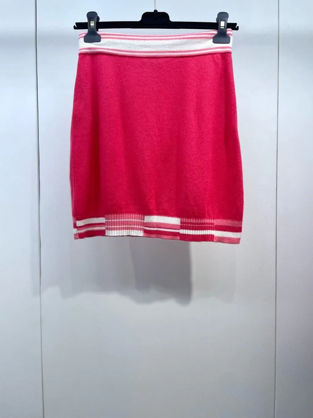 Chanel Red Cashmere Skirt Red Cashmere Very good - Back View