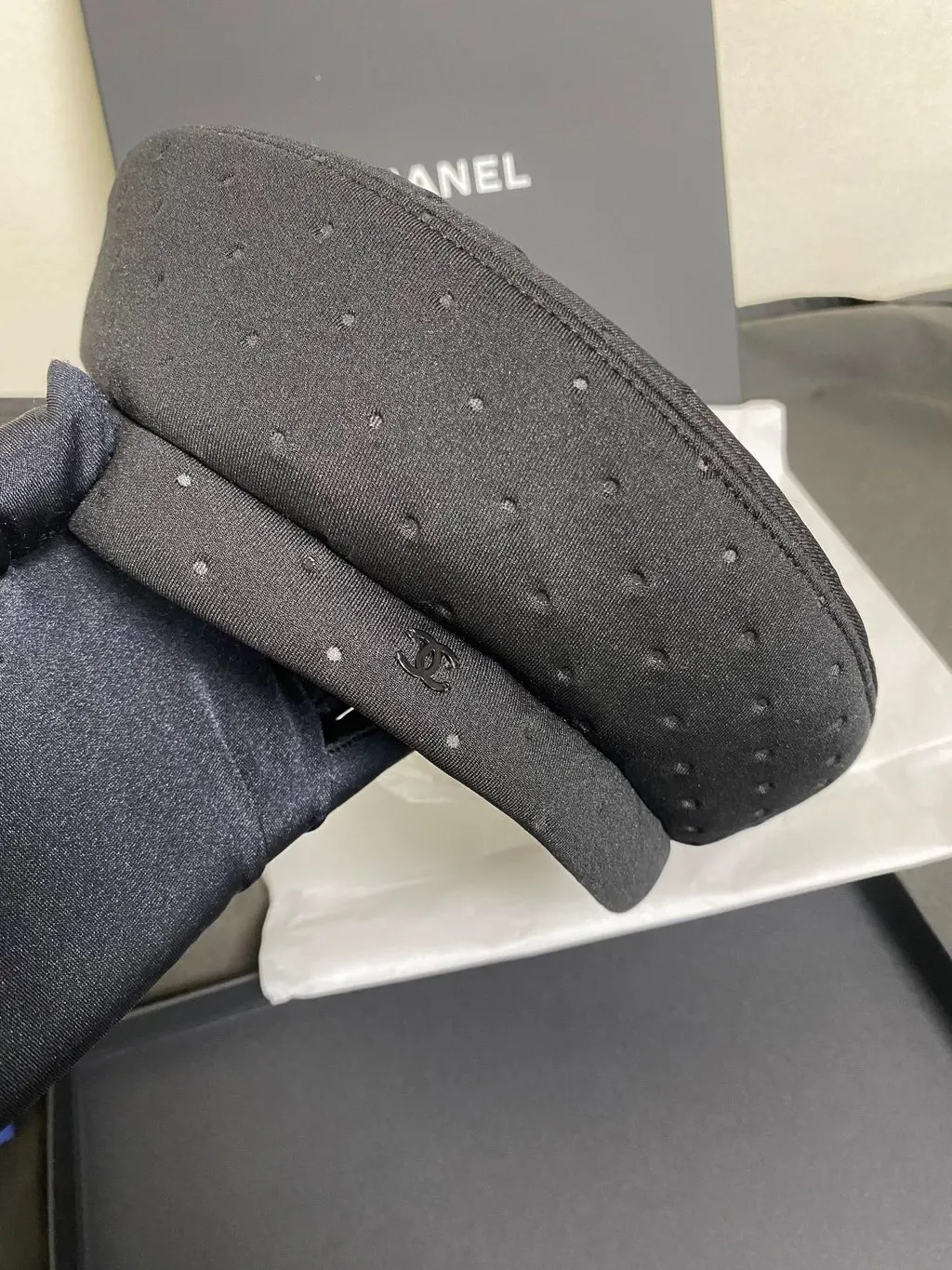 Chanel Black Wool Hat Black Wool Very good - Box View