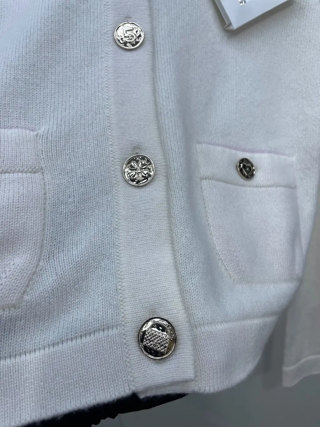 Chanel White Cashmere Knitwear White Cashmere Very good - Inside View