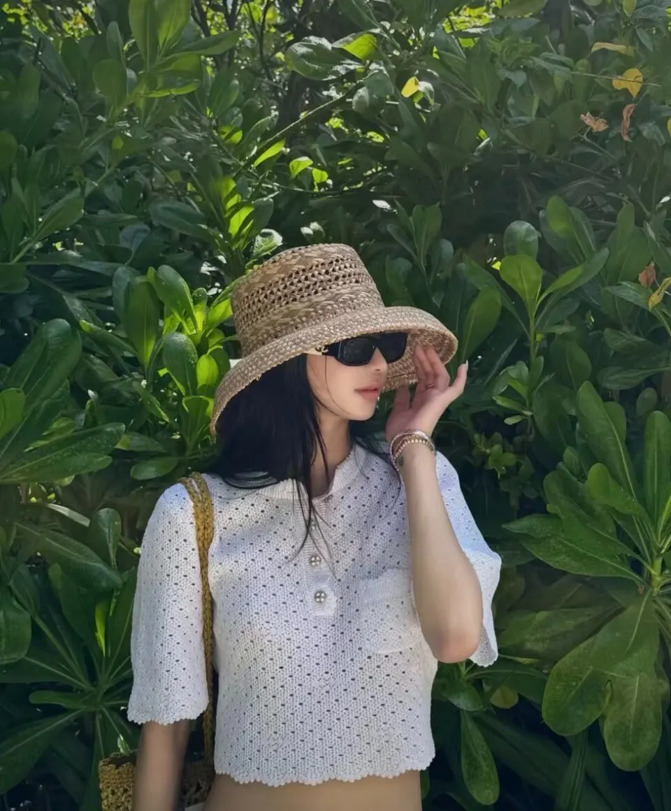 Chanel White Lace Top White Lace Very good - Box View