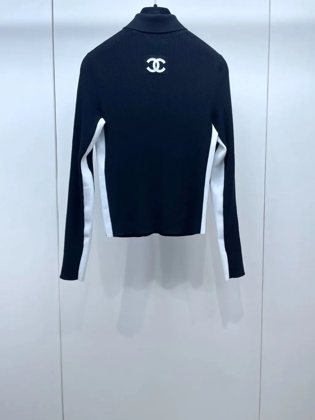 Chanel Cashmere Knitwear MultiColor Cashmere Very good - Back View