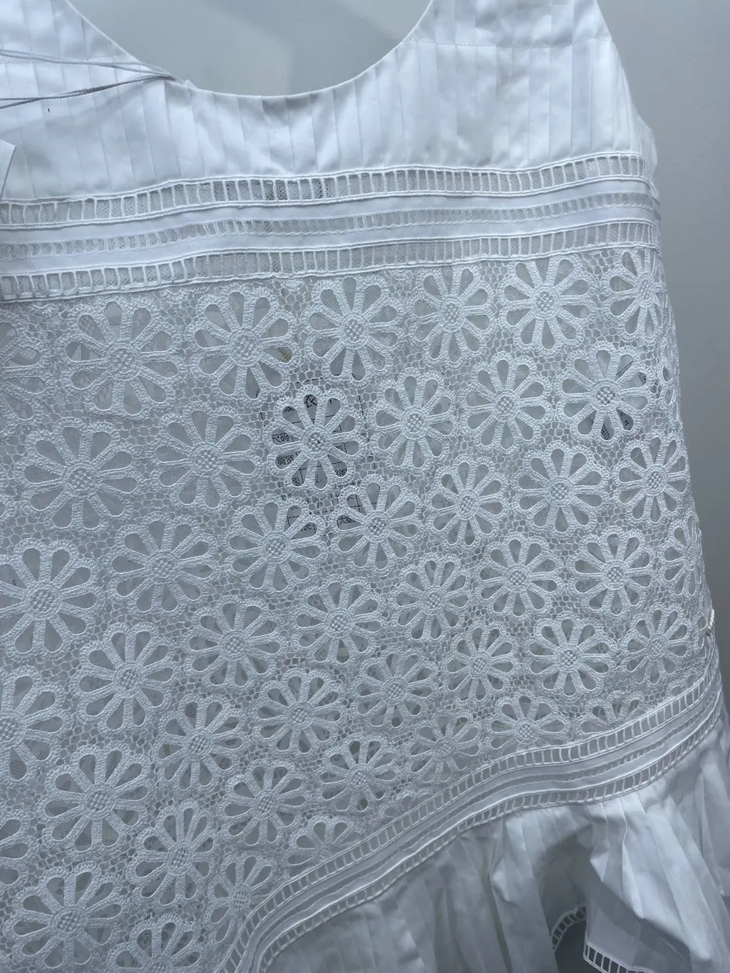 Chanel White Lace Dress White Lace Very good - Model View