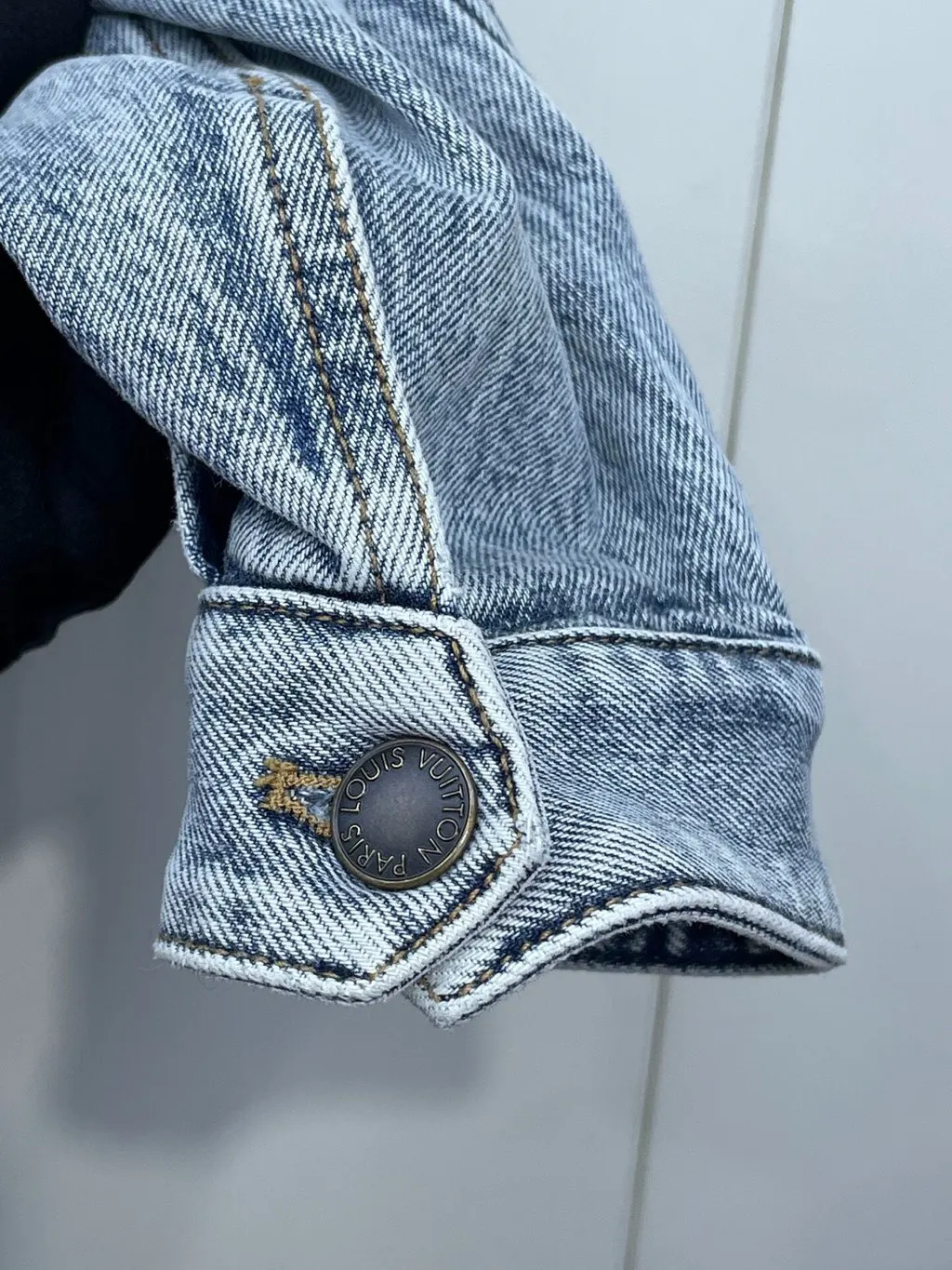 Louis Vuitton Blue Denim Jacket Blue Denim Very good - Model View