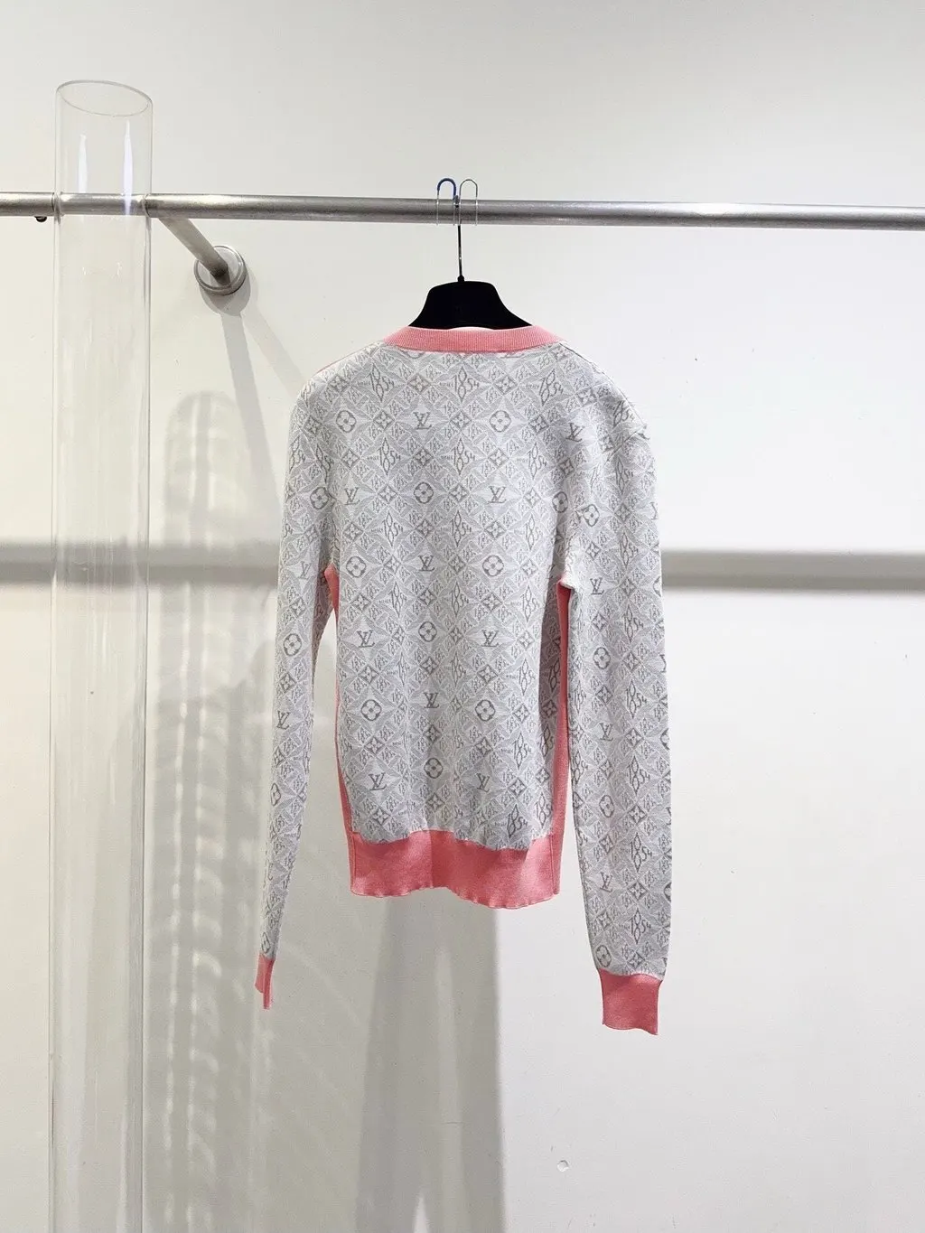 Louis Vuitton Silk Knitwear MultiColor Silk Never worn, with tag - Model View