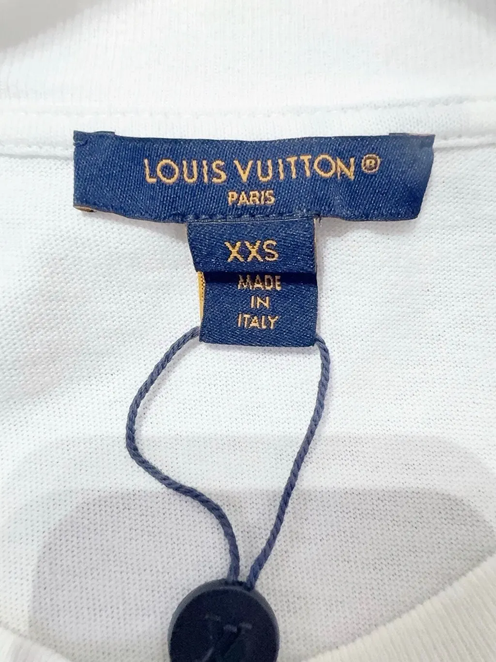 Louis Vuitton White Cotton Top White Cotton Never worn, with tag - Model View