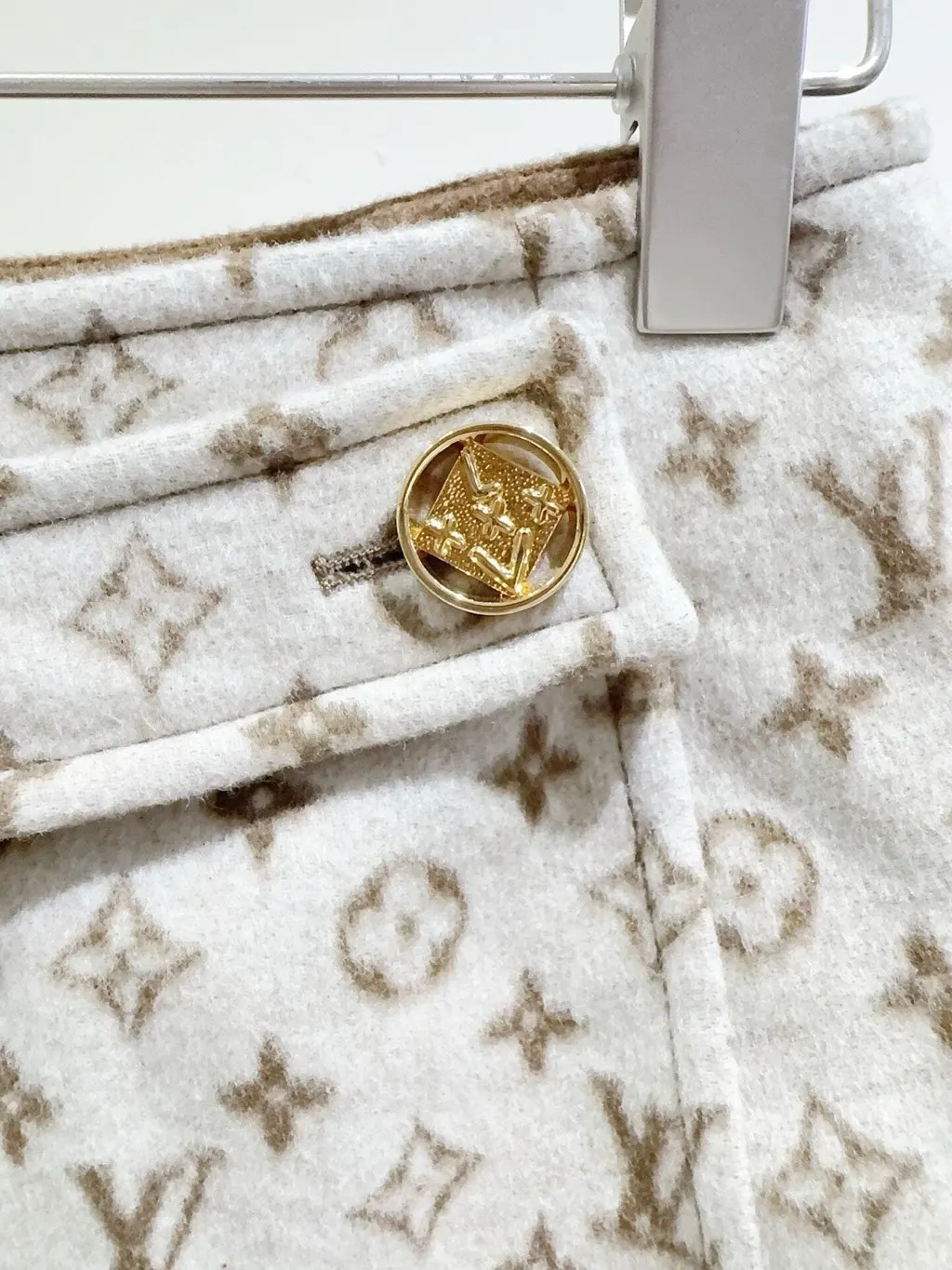 Louis Vuitton Wool Skirt MultiColor Wool Never worn - Inside View