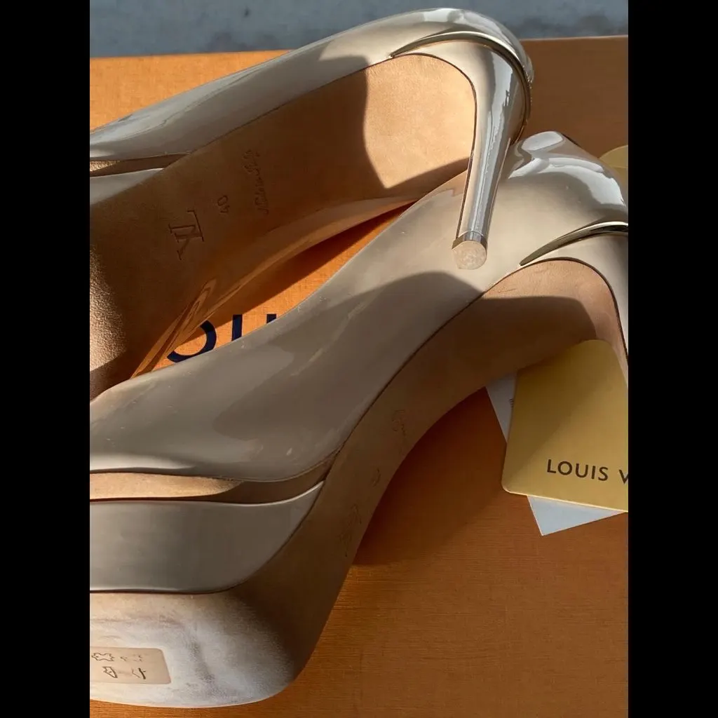 Louis Vuitton Talon Louis Vuitton Beige Leather Never worn, with tag - Inside View