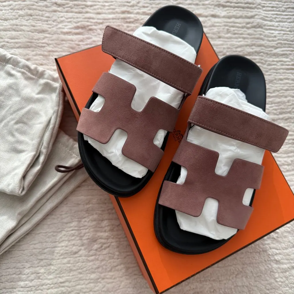 Hermès Chypre Velvet Goatskin Brown Suede Never worn - Back View