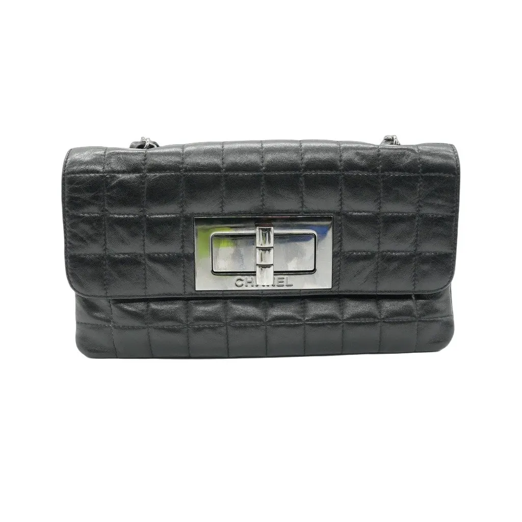 Chanel 2.55 Chocolate Bar Shoulder Bag Lambskin Reissue Black (2004-2005) Black Leather Good - Front View
