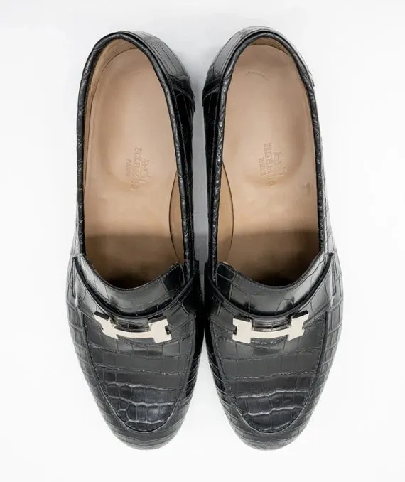 Hermès Size 42 Black Crocodile Leather Shoes Black Leather Never worn - Model View