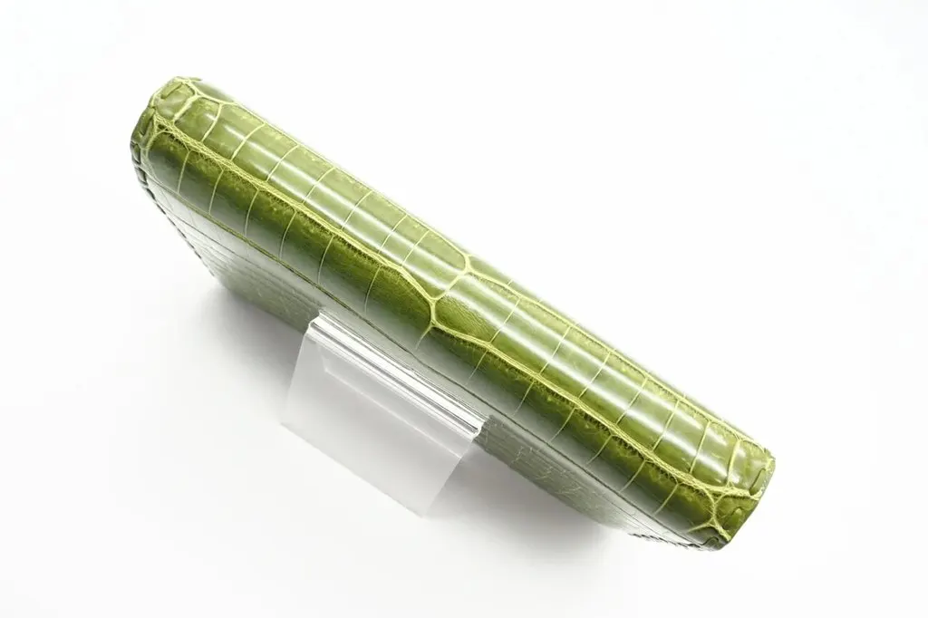 Bottega Veneta Green Crocodile Leather Piano Crisscross Clutch Green Leather Good - Model View