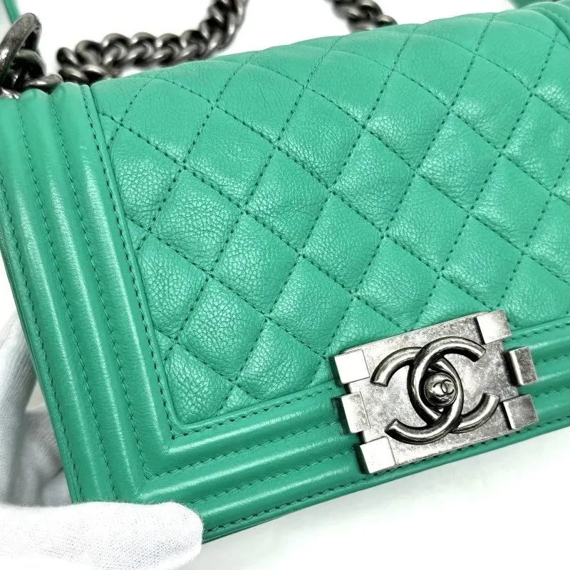 Chanel Green Caviar Leather Small Boy Bag Green Leather Very good - Model View