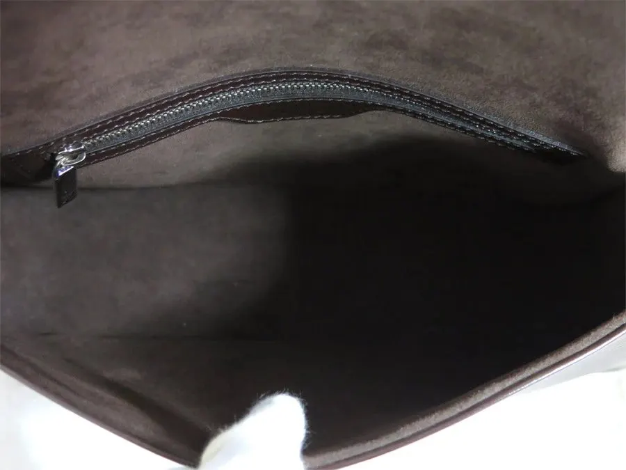Louis Vuitton Brown Epi Leather Mini Looping Shoulder Bag Brown Leather Never worn - Model View