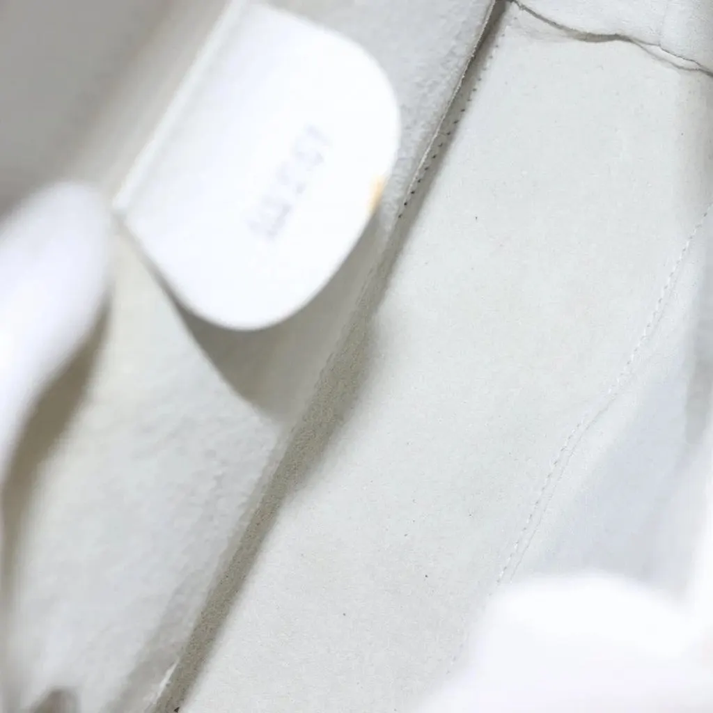 Gucci Shoulder Bag White Leather Good - Model View
