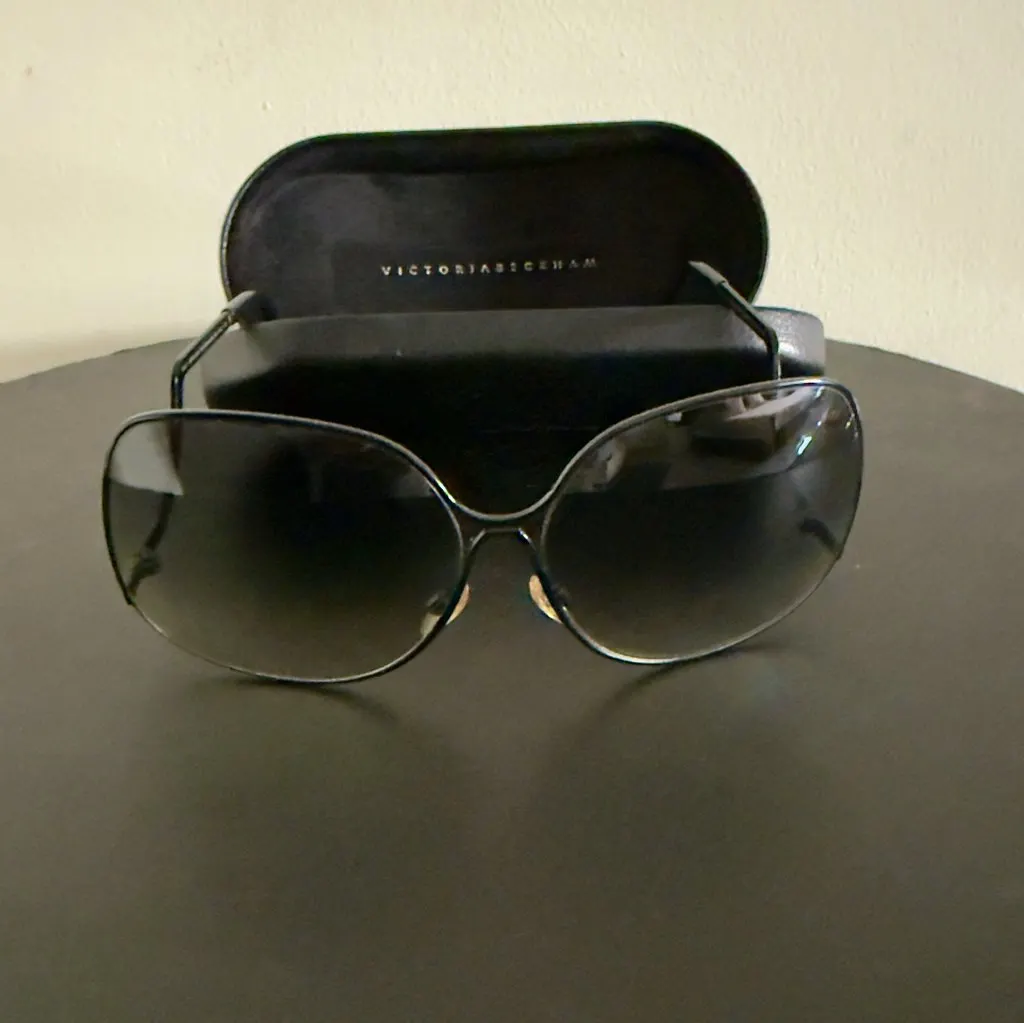 Victoria Beckham Victoria Beckam Sunglasses Anthracite Stainless steel Good - Model View