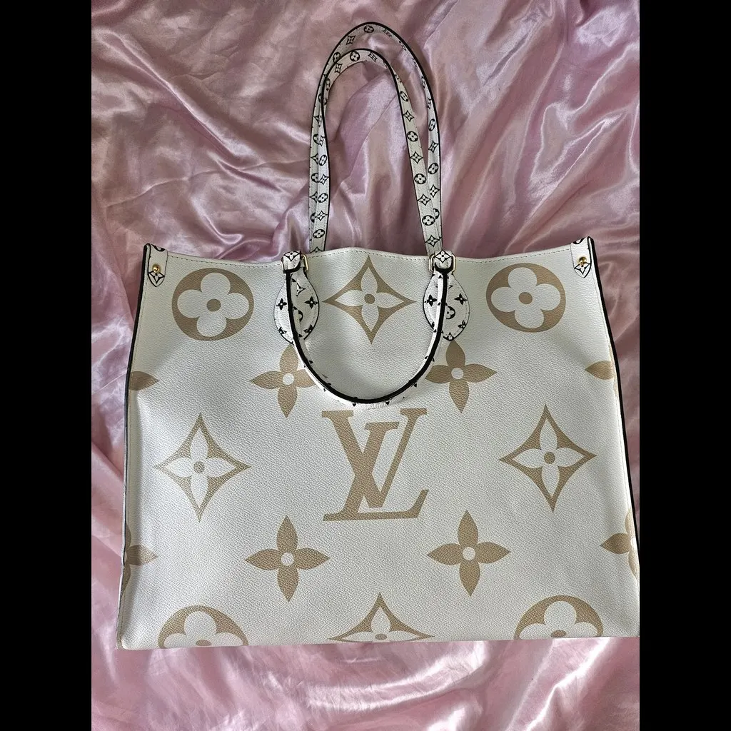 Louis Vuitton On The Go GM MultiColor Canvas Good - Back View