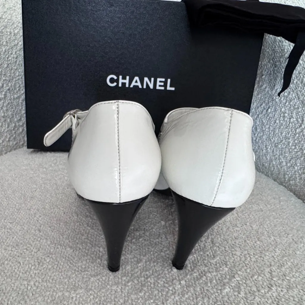 Chanel Mary Janes White Leather Very good - Inside View
