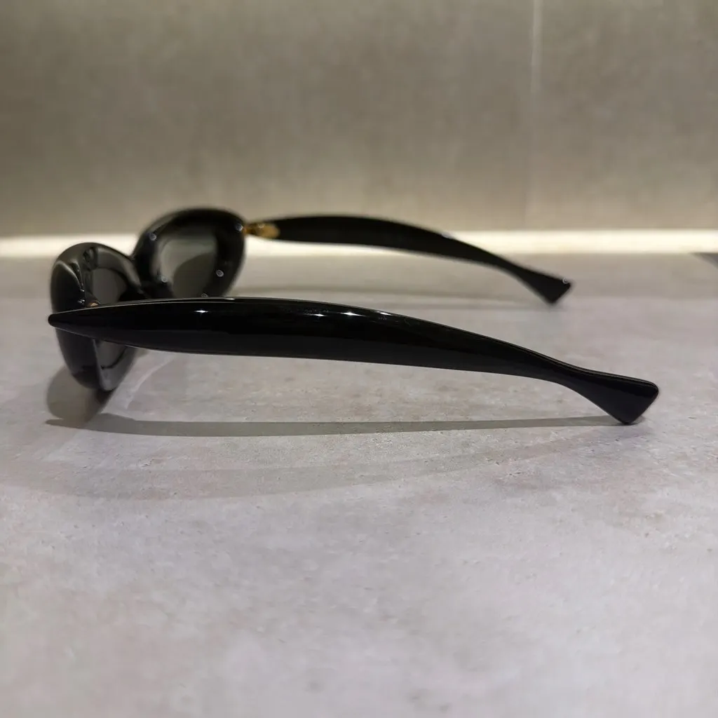Bottega Veneta Sardine Oval Sunglasses Black Never worn - Model View