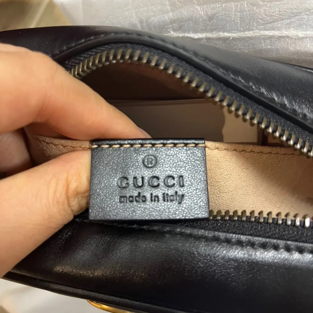 Gucci GG Marmont Mini Camera Bag Black Leather Never worn - Model View