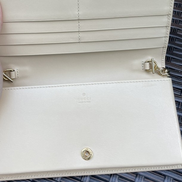 Gucci 1955 Horsebit WOC Beige Leather Gold Never worn - Inside View