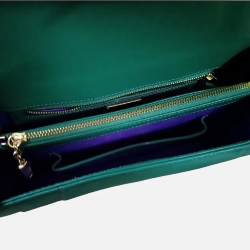 Bvlgari Forever Serpenti cross body bag Green Leather Very good - Model View