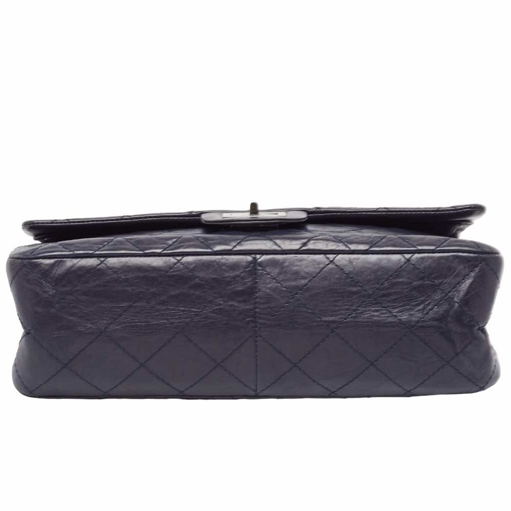 Chanel  2.55 Reissue - Side view