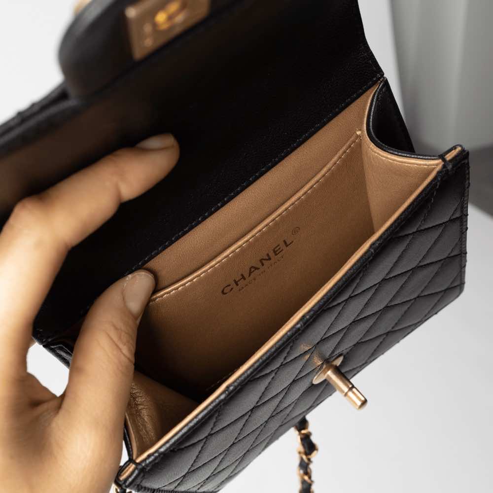 Chanel Flap Bag - Detail 1