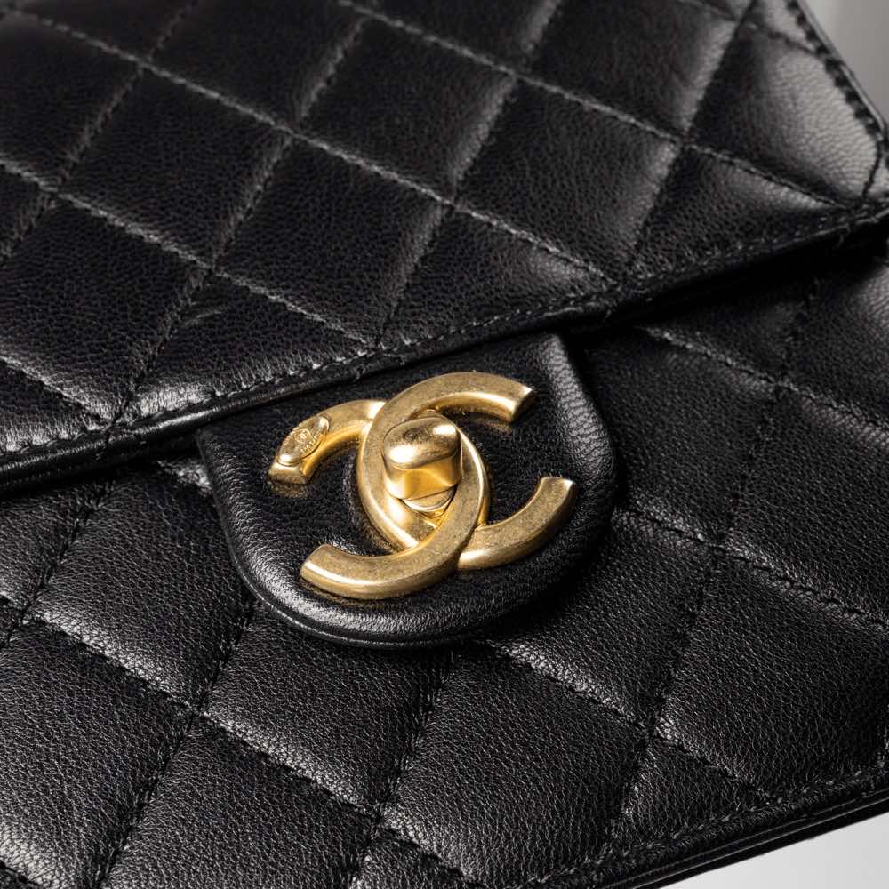 Chanel Flap Bag - Detail 2