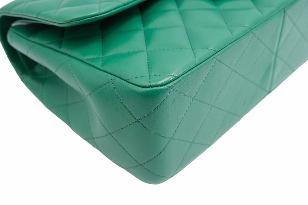 Chanel Classic Jumbo Double Flap Bag - Detail 1