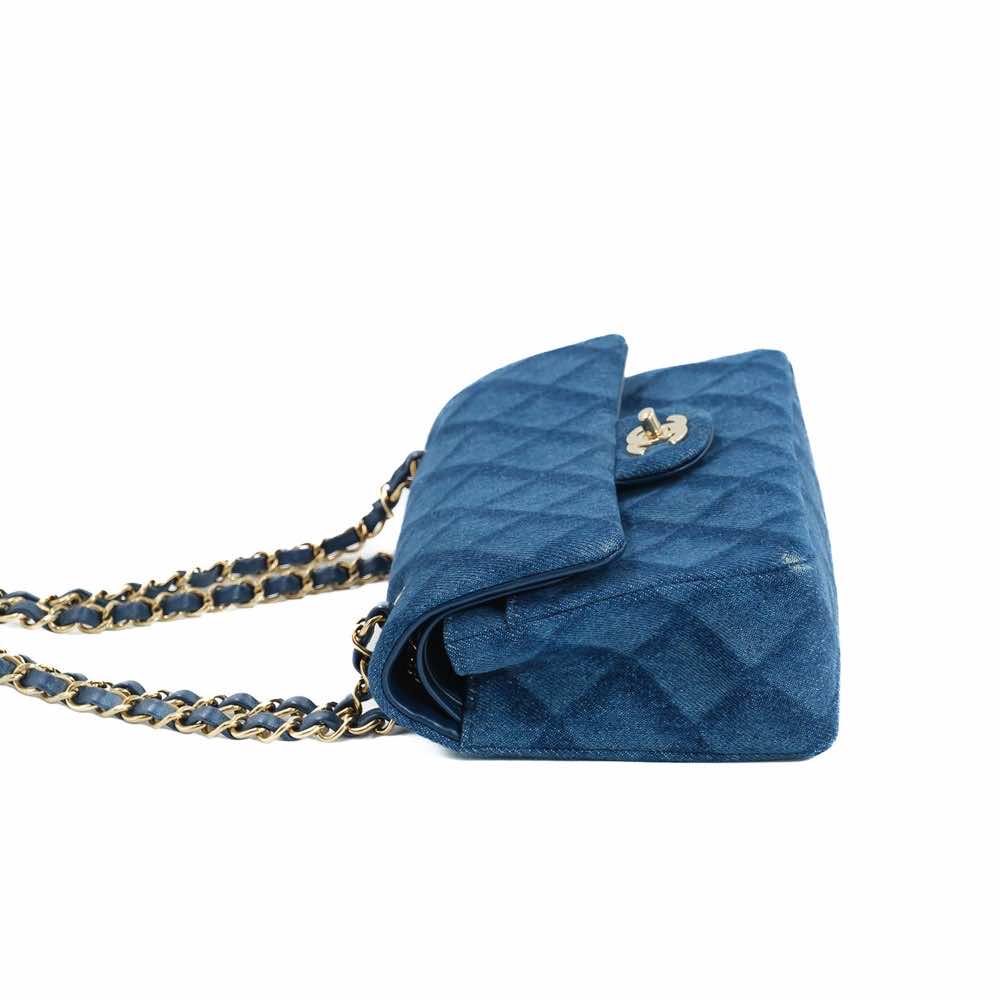 Chanel Classic Flap Bag - Detail 1