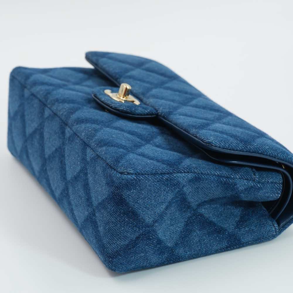 Chanel Classic Flap Bag - Image 11